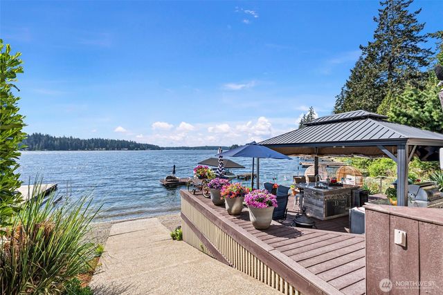3800 E Mason Lake Drive W, Grapeview, WA 98546