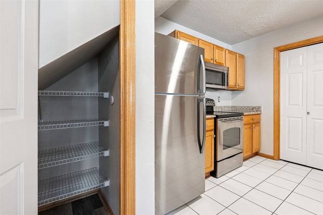 811 Burr Oaks Drive 603, West Des Moines, IA 50266