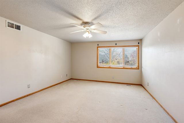 811 Burr Oaks Drive 603, West Des Moines, IA 50266