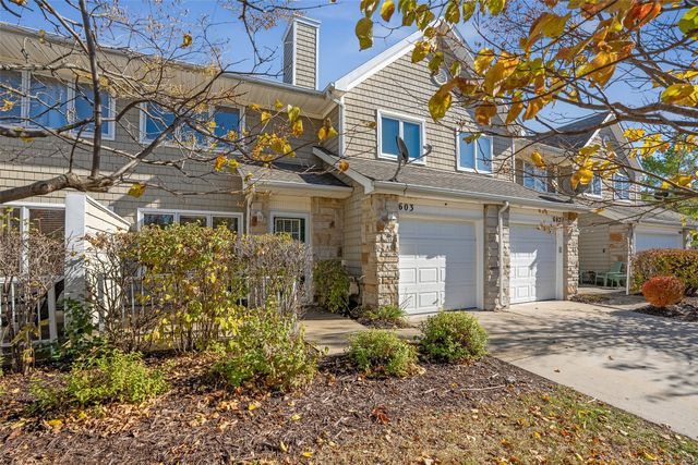 811 Burr Oaks Drive 603, West Des Moines, IA 50266