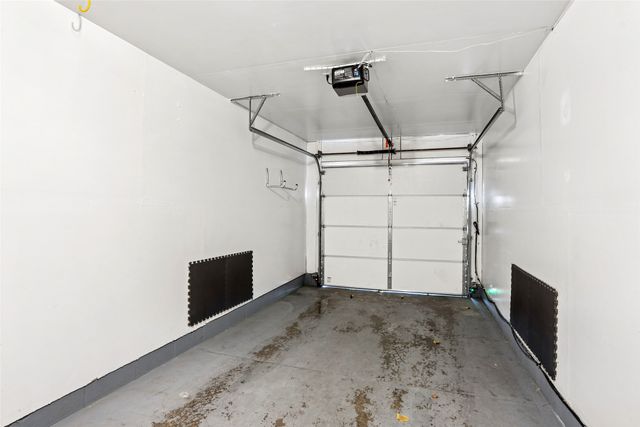 811 Burr Oaks Drive 603, West Des Moines, IA 50266