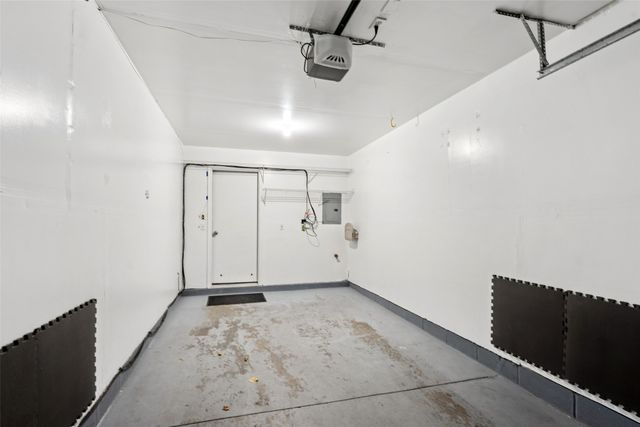 811 Burr Oaks Drive 603, West Des Moines, IA 50266