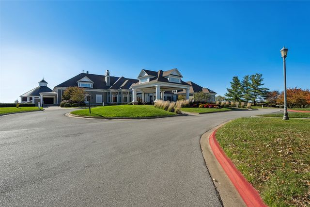 811 Burr Oaks Drive 603, West Des Moines, IA 50266