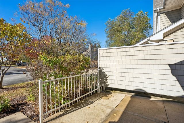 811 Burr Oaks Drive 603, West Des Moines, IA 50266