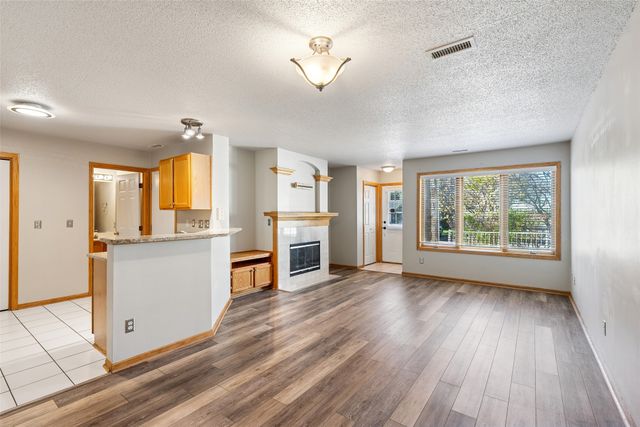 811 Burr Oaks Drive 603, West Des Moines, IA 50266