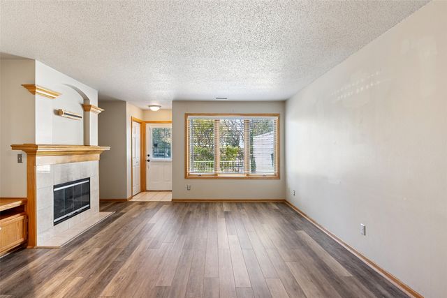 811 Burr Oaks Drive 603, West Des Moines, IA 50266