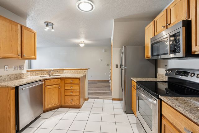 811 Burr Oaks Drive 603, West Des Moines, IA 50266