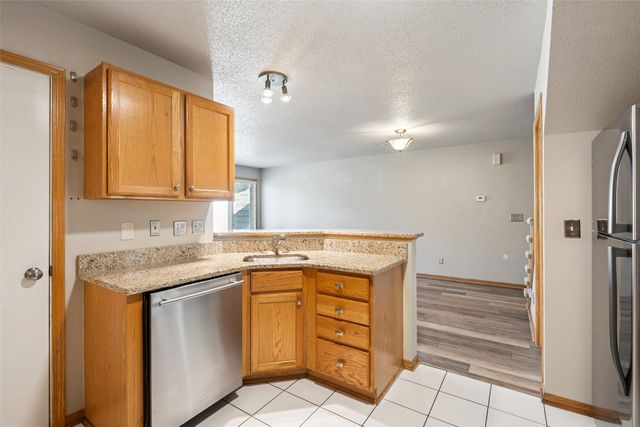 811 Burr Oaks Drive 603, West Des Moines, IA 50266