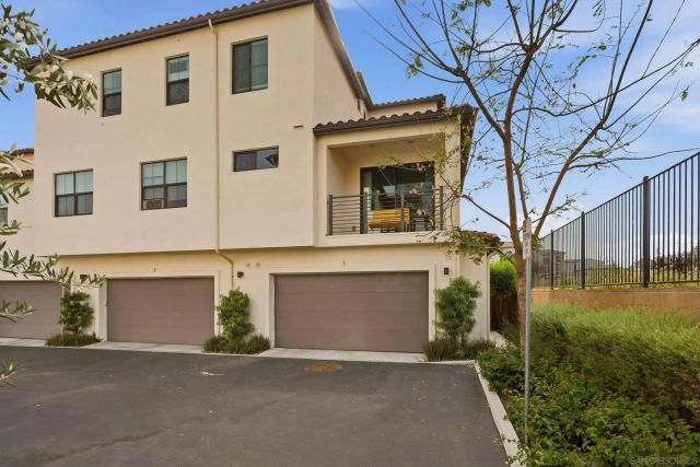 13068 Olympus 1, Poway, CA 92064