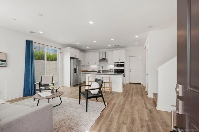 13068 Olympus 1, Poway, CA 92064