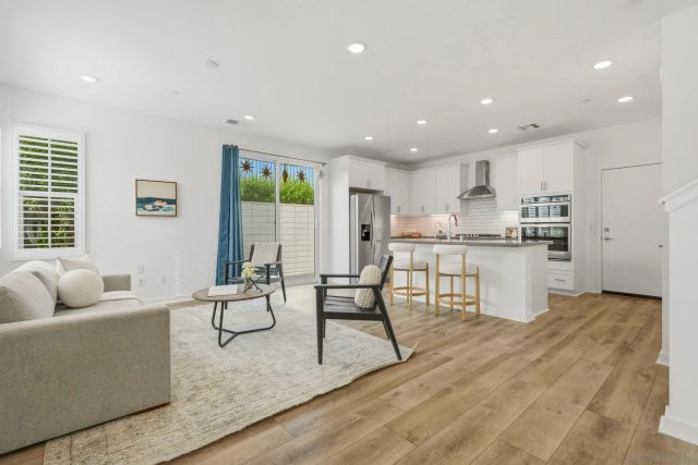 13068 Olympus 1, Poway, CA 92064