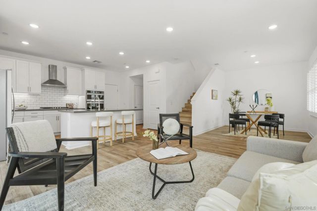 13068 Olympus 1, Poway, CA 92064