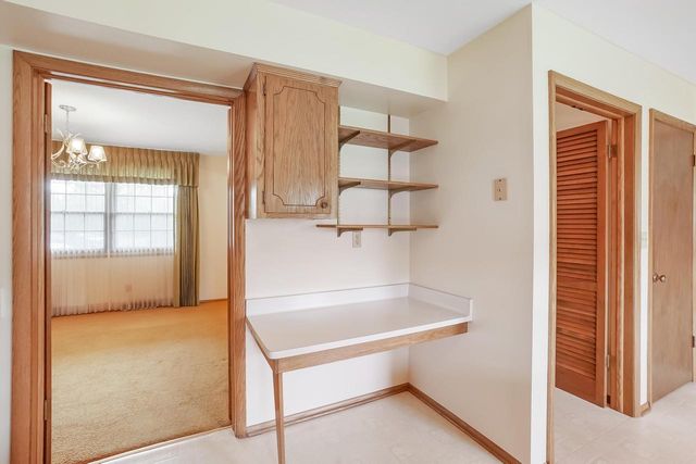 12920 W Crawford DRIVE, New Berlin, WI 53151