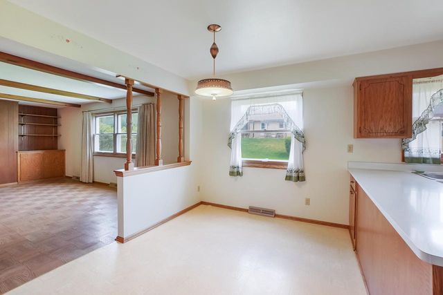 12920 W Crawford DRIVE, New Berlin, WI 53151