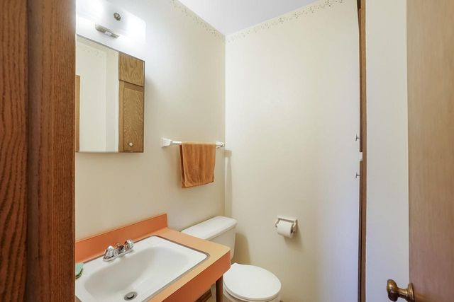 12920 W Crawford DRIVE, New Berlin, WI 53151