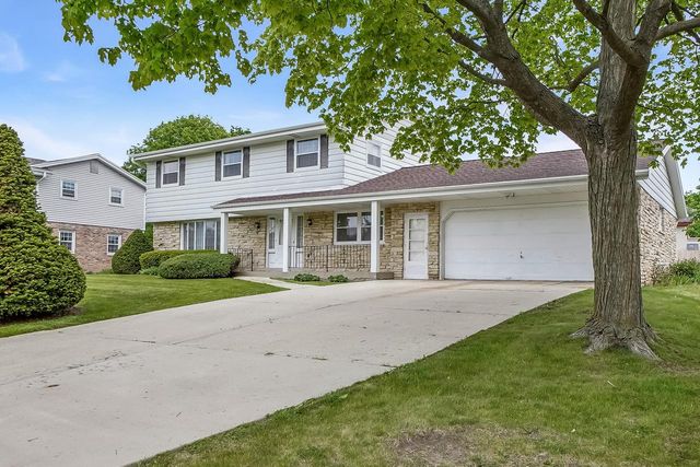 12920 W Crawford DRIVE, New Berlin, WI 53151