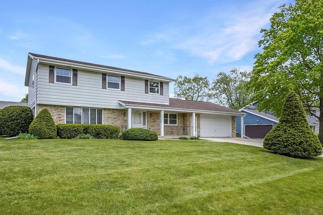 12920 W Crawford DRIVE, New Berlin, WI 53151