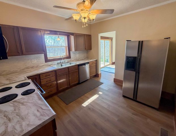 606 Douglas Avenue, Danville, IL 61832