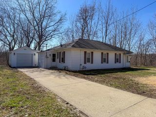 606 Douglas Avenue, Danville, IL 61832