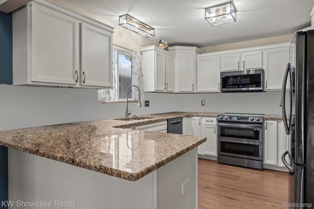 3446 Benstein Road, Commerce Charter Township, MI 48382