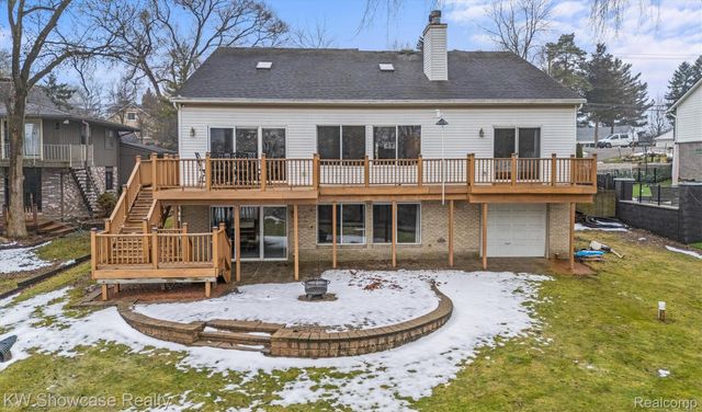 3446 Benstein Road, Commerce Charter Township, MI 48382