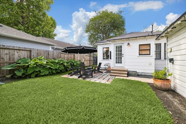 1116 Winston Street, Houston, TX 77009
