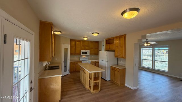 2335 Jacobsen Lane, Gardnerville, NV 89410