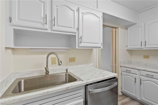 7320 Glenroie Ave Apt 5G, Norfolk, VA 23505