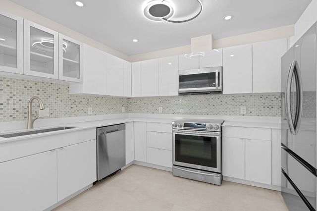 391 SE 7th Avenue, Pompano Beach, FL 33060