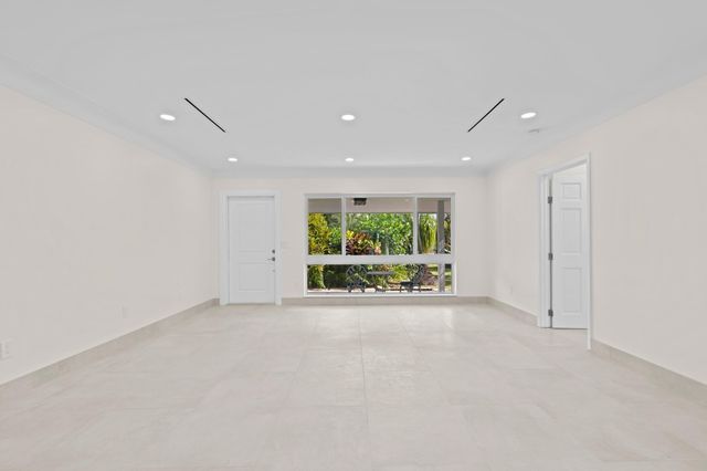 391 SE 7th Avenue, Pompano Beach, FL 33060