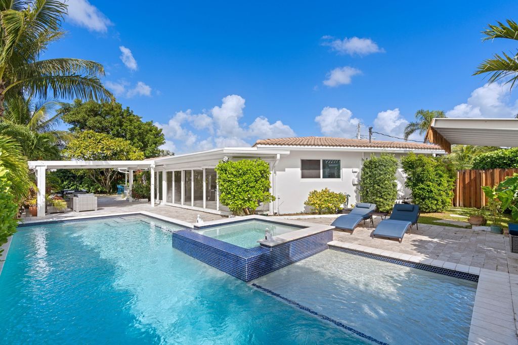 391 SE 7th Avenue, Pompano Beach, FL 33060