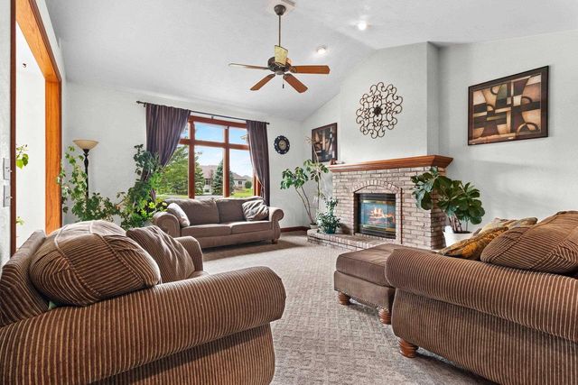 442 WINDMILL DRIVE, Kaukauna, WI 54130