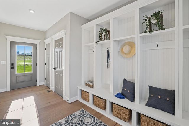 16055 KEYMER HILL CT, Hamilton, VA 20158