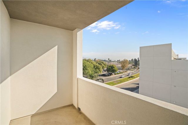 8750 Sepulveda Boulevard 405, North Hills, CA 91343