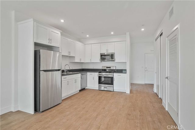 8750 Sepulveda Boulevard 405, North Hills, CA 91343