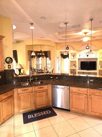 882 Palo Alto Street SE, Palm Bay, FL 32909