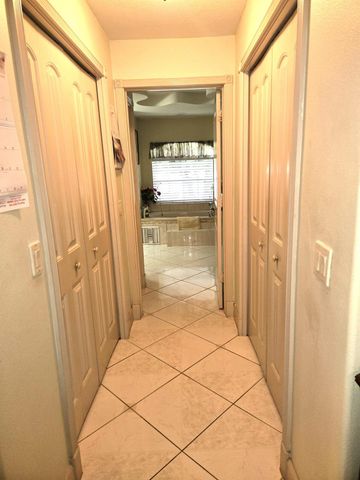 882 Palo Alto Street SE, Palm Bay, FL 32909