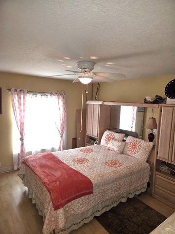 882 Palo Alto Street SE, Palm Bay, FL 32909