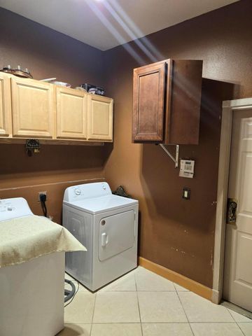 882 Palo Alto Street SE, Palm Bay, FL 32909