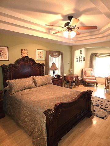 882 Palo Alto Street SE, Palm Bay, FL 32909