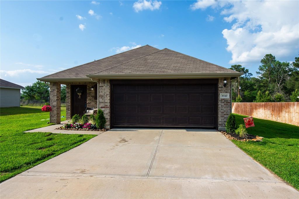 38340 Park View Drive, Hempstead, TX 77445