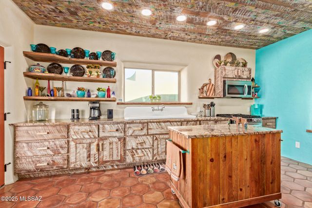 8491 S Pistol Hill Road, Vail, AZ 85641