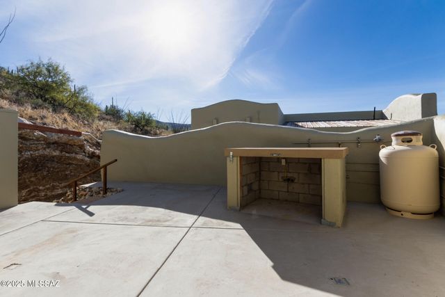 8491 S Pistol Hill Road, Vail, AZ 85641