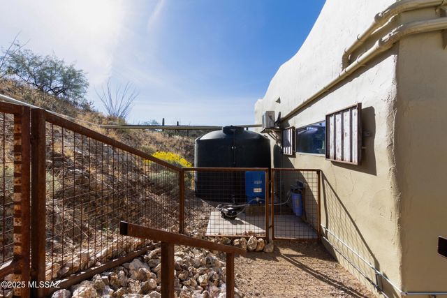 8491 S Pistol Hill Road, Vail, AZ 85641