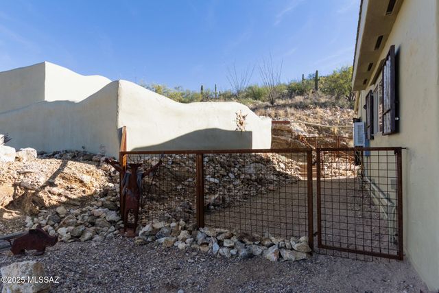 8491 S Pistol Hill Road, Vail, AZ 85641