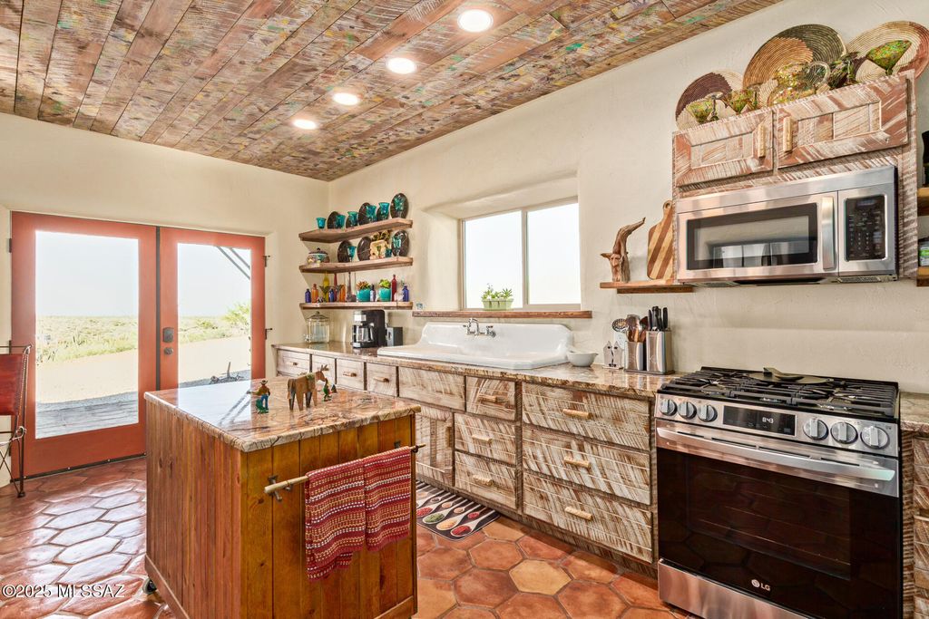 8491 S Pistol Hill Road, Vail, AZ 85641