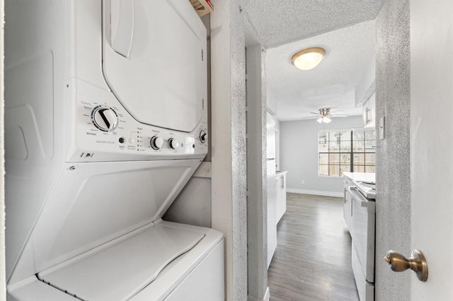 2750 Holly Hall Street 815, Houston, TX 77054