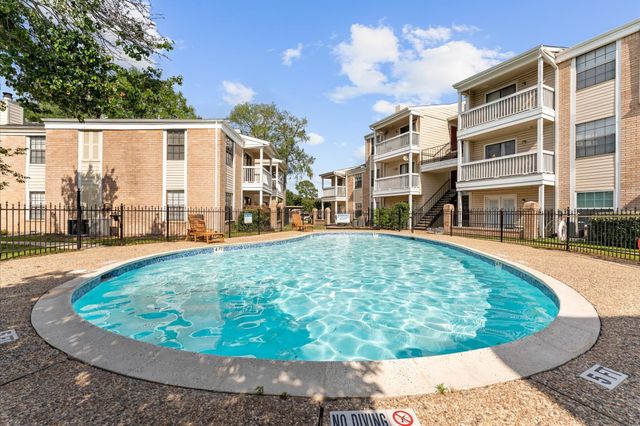 2750 Holly Hall Street 815, Houston, TX 77054