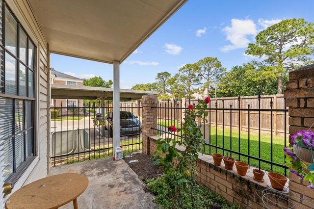 2750 Holly Hall Street 815, Houston, TX 77054