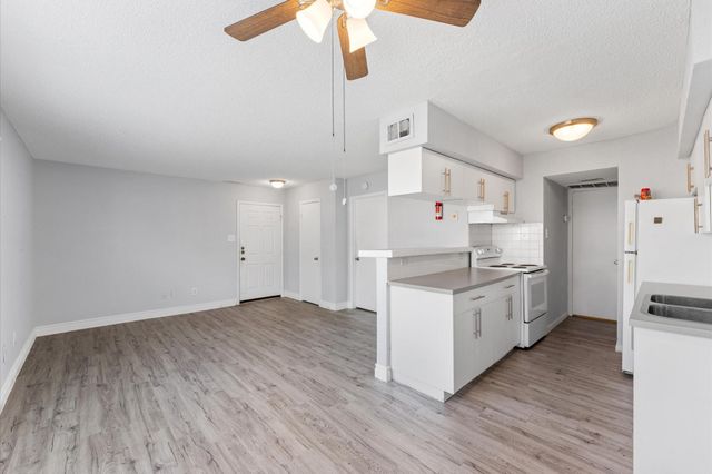 2750 Holly Hall Street 815, Houston, TX 77054